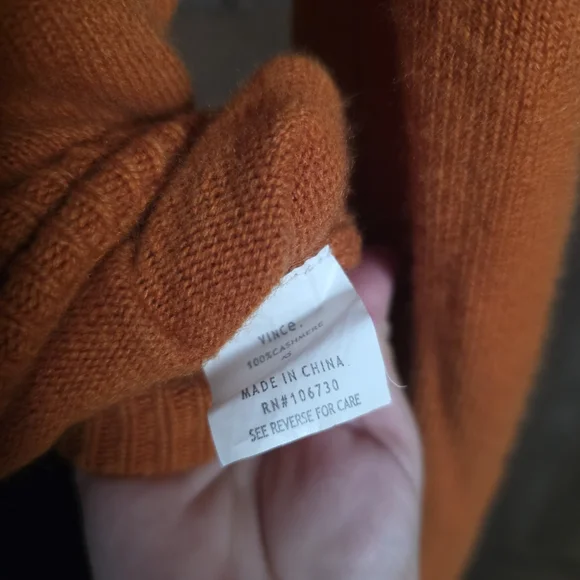 LAST CHANCE Vince Cashmere Cropped Hoodie - Picture 4 of 4